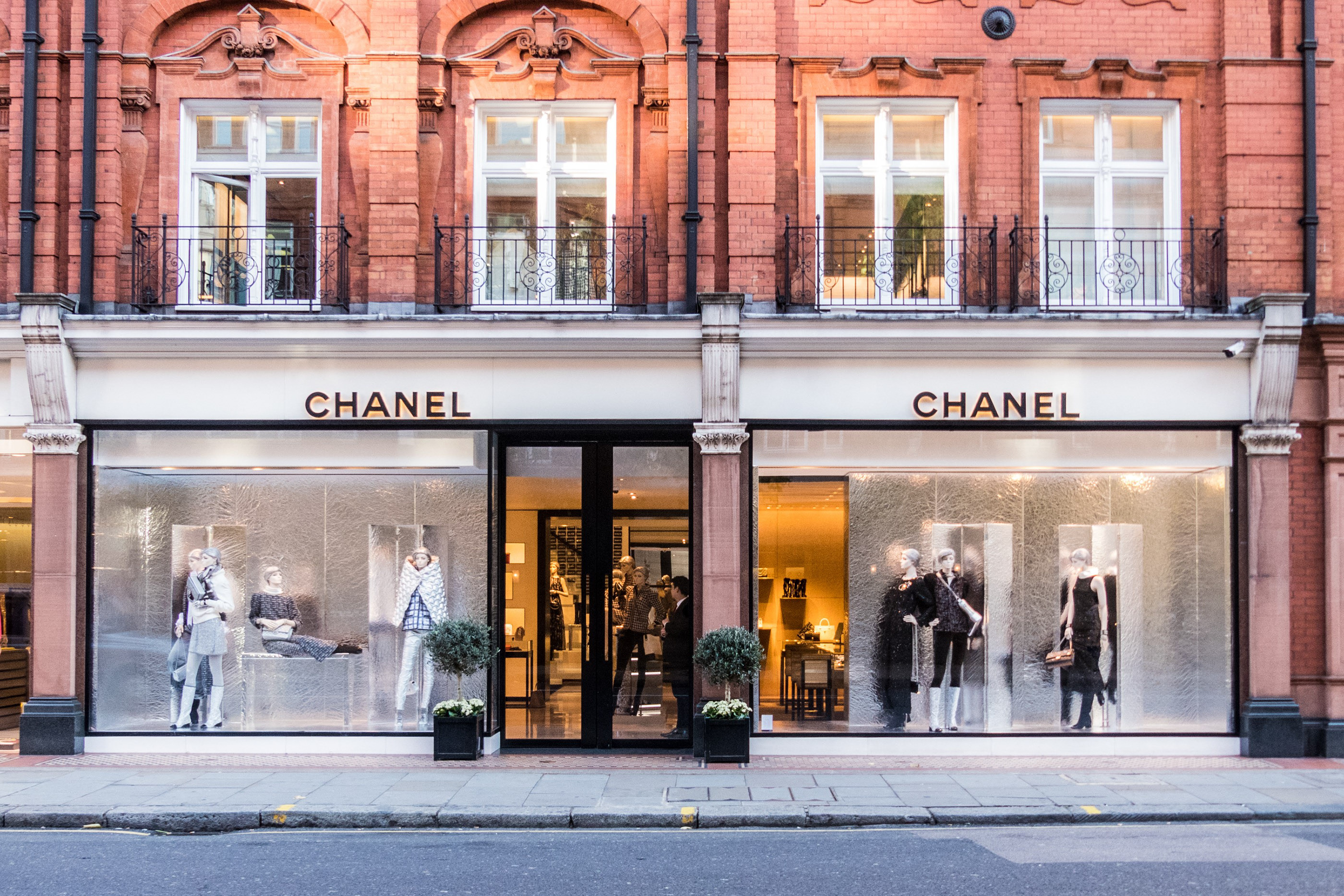 CHANEL - Store Experience on Behance