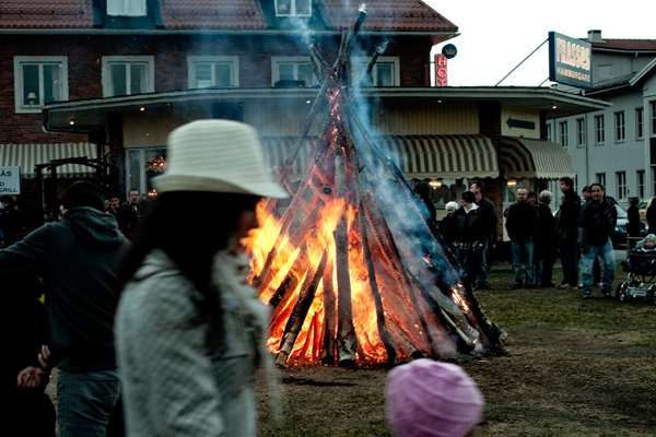 woods swedish tradition traditions Silhouette barn Bonfire art Landscape Documentary  dokumentärfotografi dokumentar valborg valborgsmässoafton