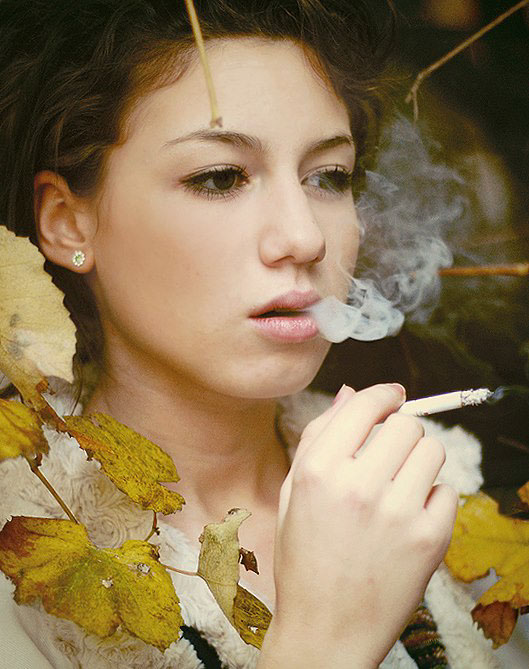 smoke portrait girl boy fume VICE cigarette