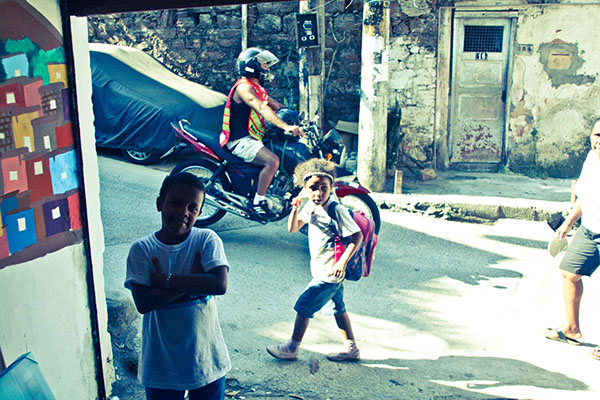 rocinha Rio de Janeiro favela buildingthegaragem garagem das letras NGO