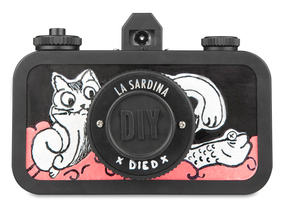 Lomography la sardina  Cat died Analogue sardina camera