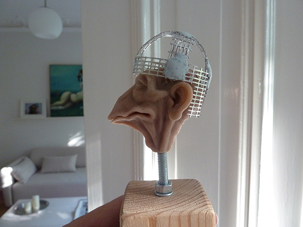 Helmet creature maquette birdman
