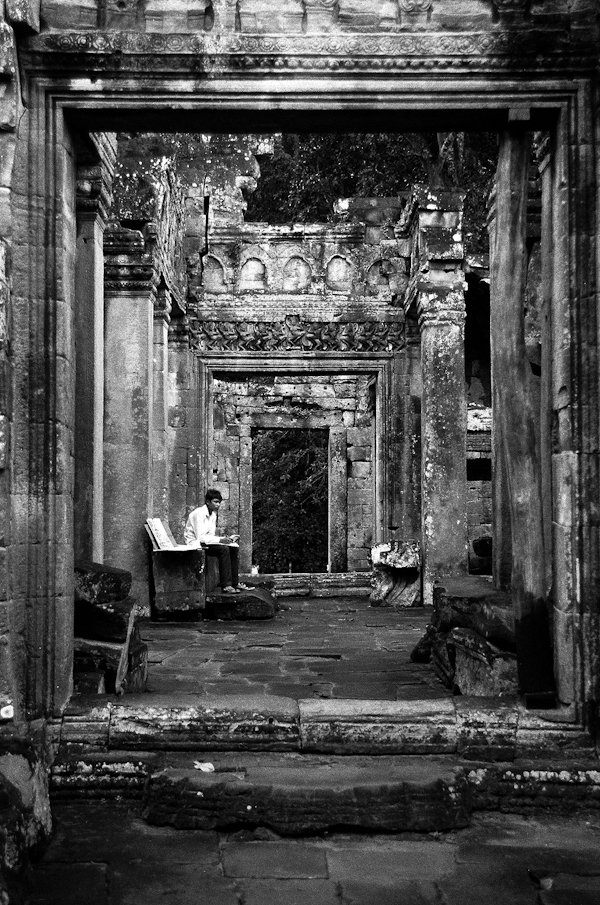 shadur  cambodia shadur.pl photo negative old angkor Wat blackandwhite Black&white