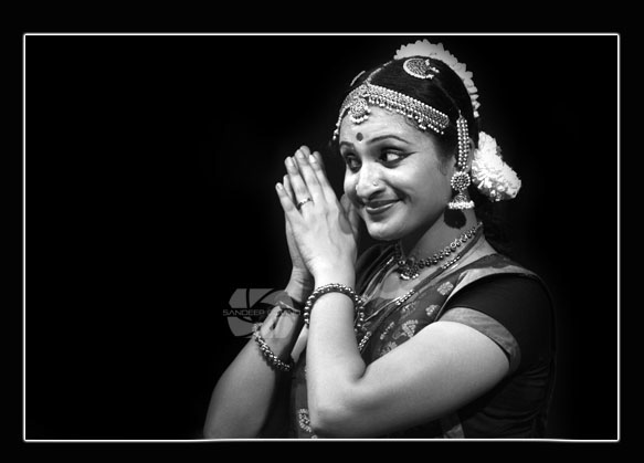 DANCE   art tradition Nangiyar Koothu Nangyar Koothu kerala  India Kalamandalam Sangeetha dancer