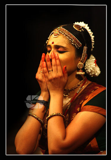 DANCE   art tradition Nangiyar Koothu Nangyar Koothu kerala  India Kalamandalam Sangeetha dancer