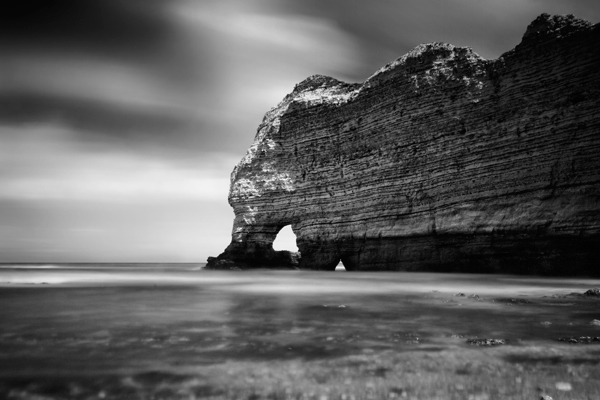 Normandy normandie long exposure fine art geoffrey gilson seascape waterscape Landscape france black & white noir et blanc dark sombre Minimalism