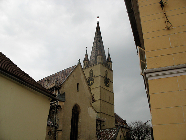 sibiu Hermannstadt mummy Faust church light night Park cloudy skeleton door chairs Medieval city street signs rooftop