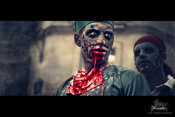 Photography  zombie walk zombie walk paris Zombie Walk Paris 2010 france zombie day  Event Post-Prod process cinematic conceptual make-up Supernatural horror blood brain dead undead mood atmosphere costume Paris live rasoloarison liverasol.com texture