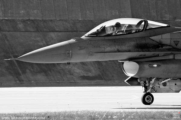 Military Aircraft Jet Fighter airplane air base planespotting poland Poznan-Krzesiny helicopter Air Show f16 SU22 mig29 aviation