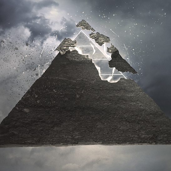 pyramid surreal photomanipulation digitalart UFO science fiction aliens gods night Ancient travellers Travel time