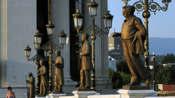 skopje  macedonia skoplje Makedonija fyrom sculptures bronze kitsch kic kitch