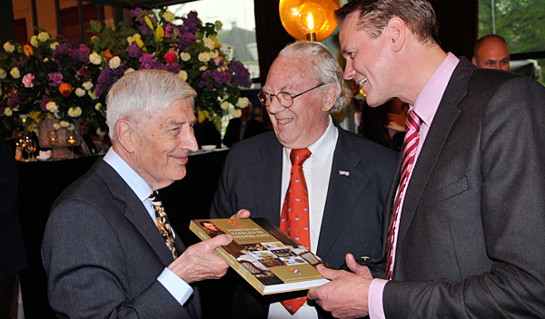 Vorstelijk Tafelen book royal family dutch Willem I maxima WIllem Alexander Dries van Agt Albert Tielemans Nico de Rooij Janny de Moor Hart van Nederland SBS6 culinair jeroen rijpstra