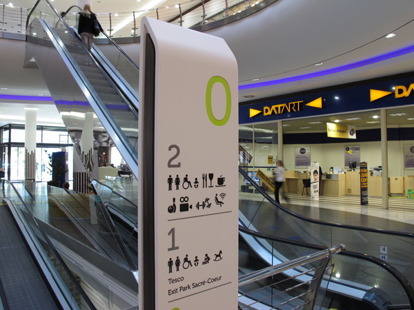 wayfinding Signage digital design Retail Europe