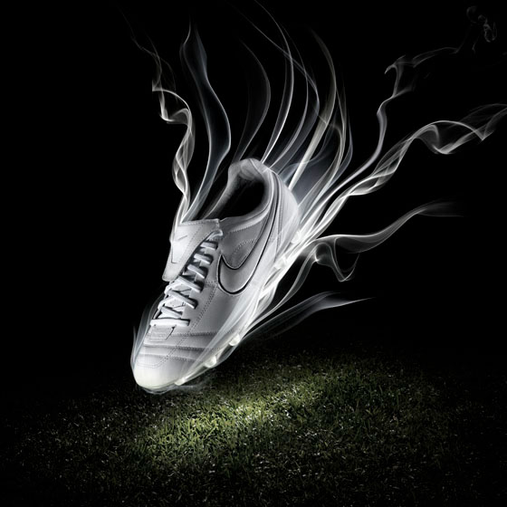 Nike football DOG postproduction retouch photoshop Patrick de Bas remco vloon Bart Oomes