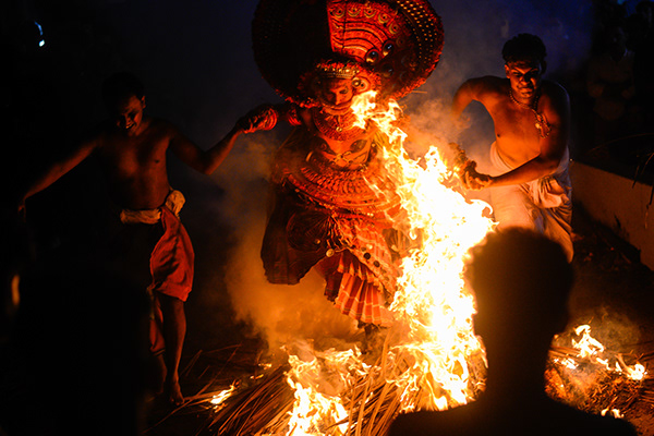 Kandanar Kelan : 'The Fire Theyyam'