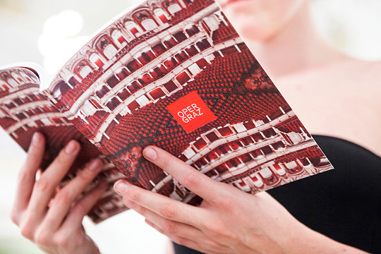 corporate publishing Oper Graz season's brochure