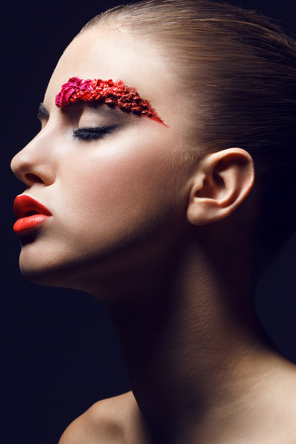 beauty woman face makeup make-up retouch close close-up cosmetics