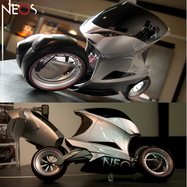 NEOS enclosed motorbike Sidecar 3-wheeler electric