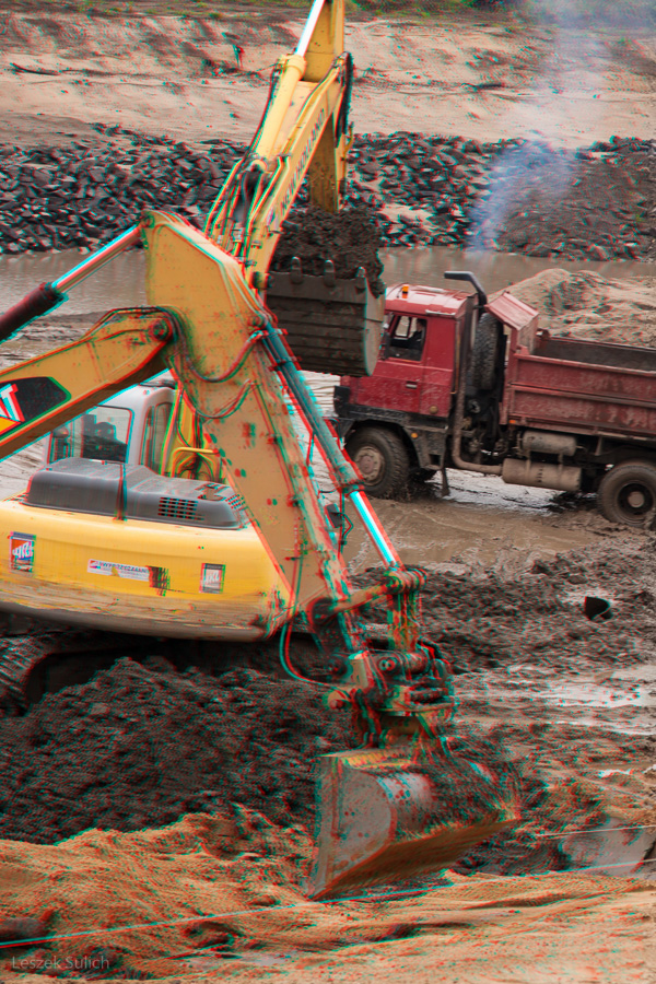 3D anaglyph red-blue glasses rain running Workers excavators digging wroclaw