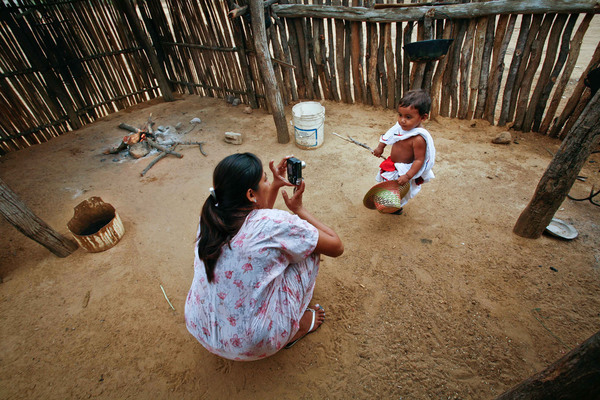 Andrea Moreno colombia la guajira woman ranchería etnias portrait retrato daily life fotografos colombianos