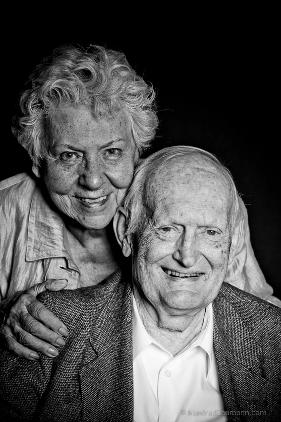 ausstellung Exhibition  live Manfred Baumann Old men old people old woman portrait