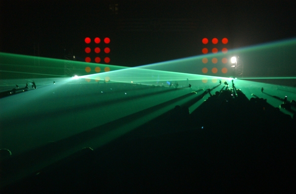 Groove Armada athens concert Event cultural event STAGE DESIGN hologramme screen projections lighting podilatodromio Velodrome constantina psomadaki κωνσταντίνα ψωμαδάκη 3d hologram