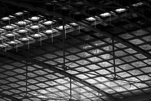 Berlin Hauptbahnhof black and white pattern