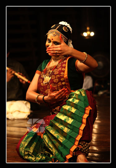 DANCE   art tradition Nangiyar Koothu Nangyar Koothu kerala  India Kalamandalam Sangeetha dancer