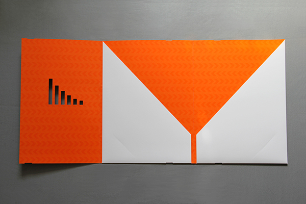 folder custom folder print UV coating gloss Varnish foil stamp dicut rubber band Custom orange White gray spine tri-fold