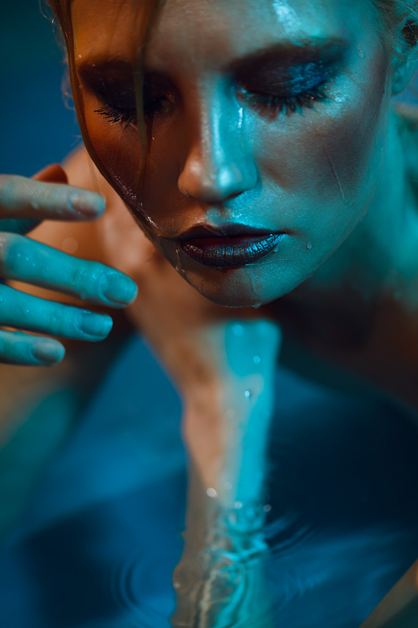 water beauty girl  Hot make-up color jewerly photo swim blue rushev