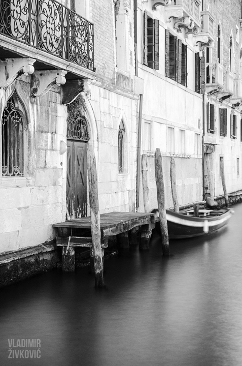 venezia italia Italy monochrome b&w black and white Pentax fine art rialto san marco water long Exposure Venice