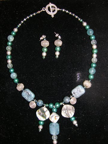 Necklace beaded bead earrings handmade