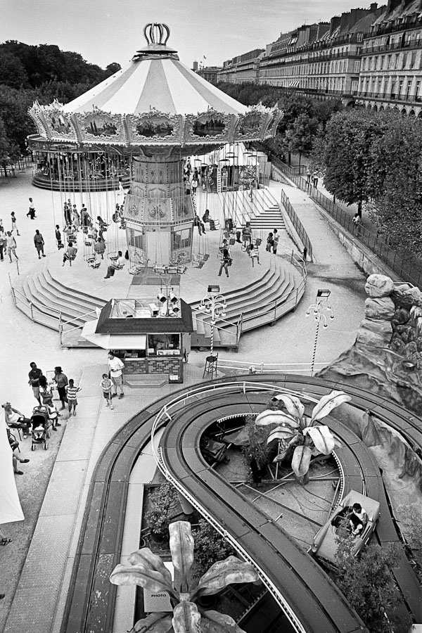 Paris black and white Tuileries eiffel tower jardins du luxembourg Bercy barbes notre dame les halles strasbourg st denis La Seine  paris plage parc andré citroën