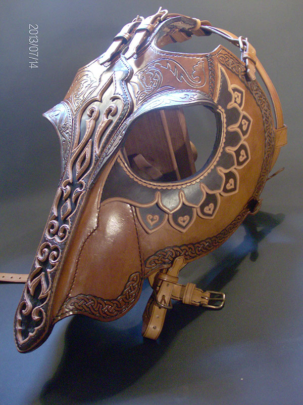 The horse armor with horn inserts on Behance