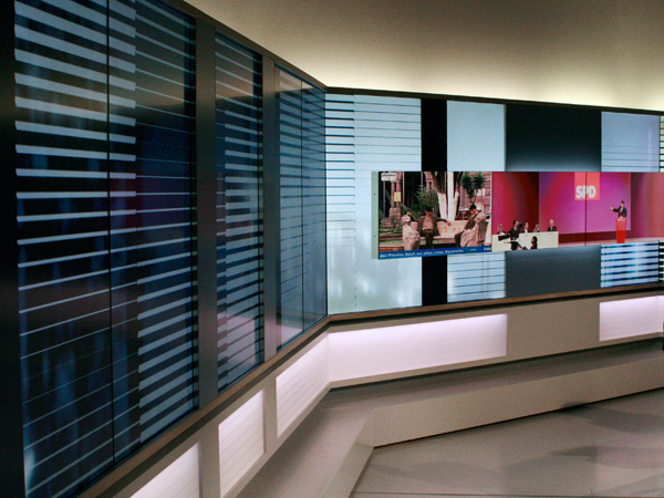 Adobe Portfolio Phoenix  news  office  setdesign  Szenenbild television broadcast