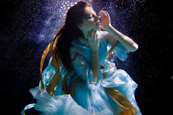 UNDERWATER PHOTOGRAPHY dreamy angel fabric color