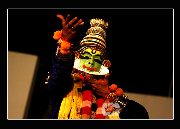 DANCE   art tradition Nangiyar Koothu Nangyar Koothu kerala  India Kalamandalam Sangeetha dancer