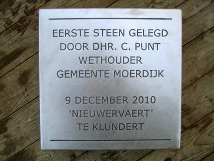 tekstplates  Pavement  stailess steel informationbords  Zagara plaquette durable Sustainable dutch Dutch design