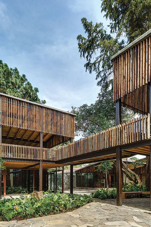 Trama Ediciones Revista Trama Ecuador Rómulo Moya Peralta Ecuadorian Architecture espacios interiores espacios exteriores madera