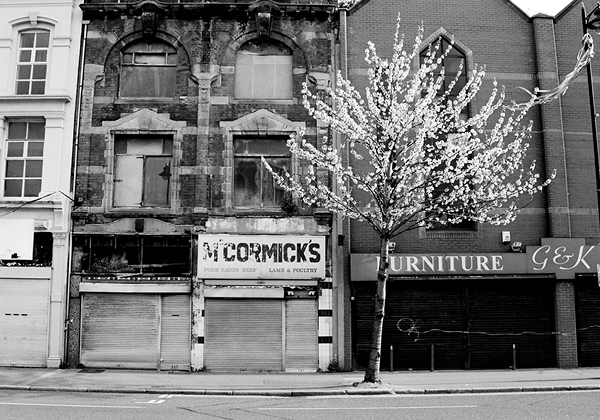 black White black & white photo film grain New York Paris London