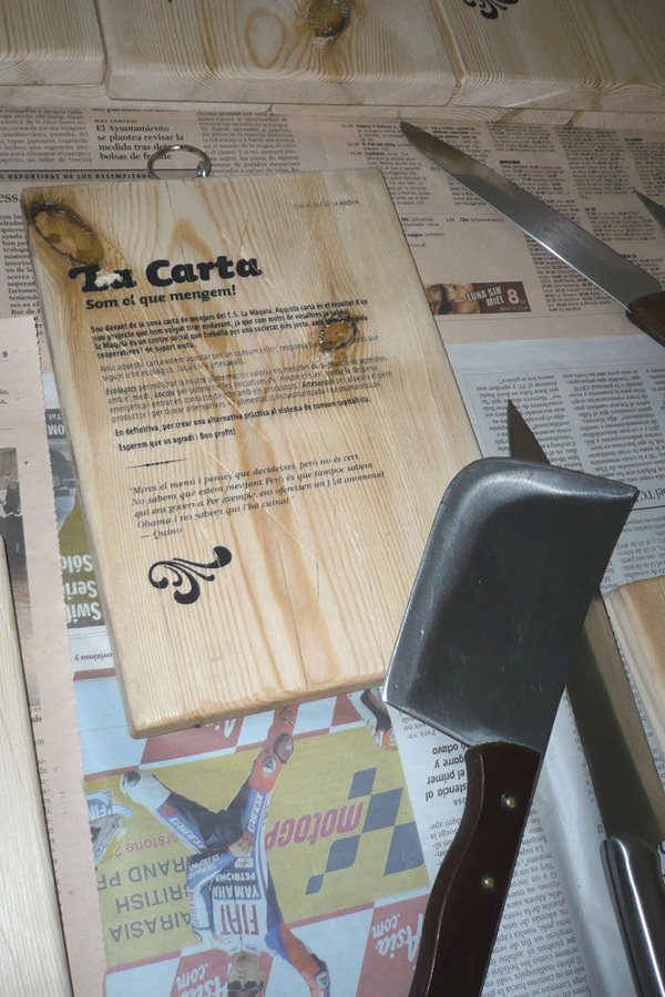 wood menu Serigraphy cut Màquia centre social