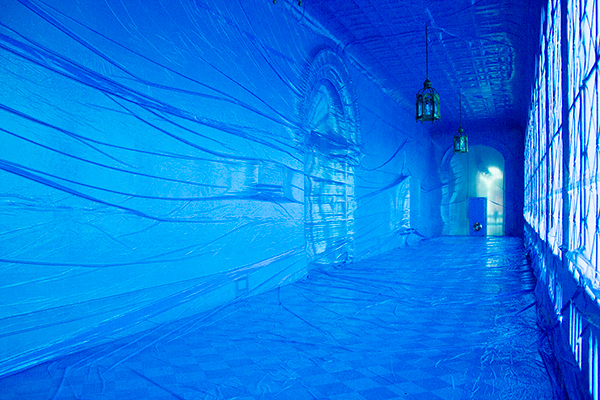 penique penique productions barcelona UB Universitat de Barcelona installation blue plastic ephemeral inflatable art