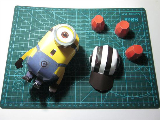 papertoy paper minions