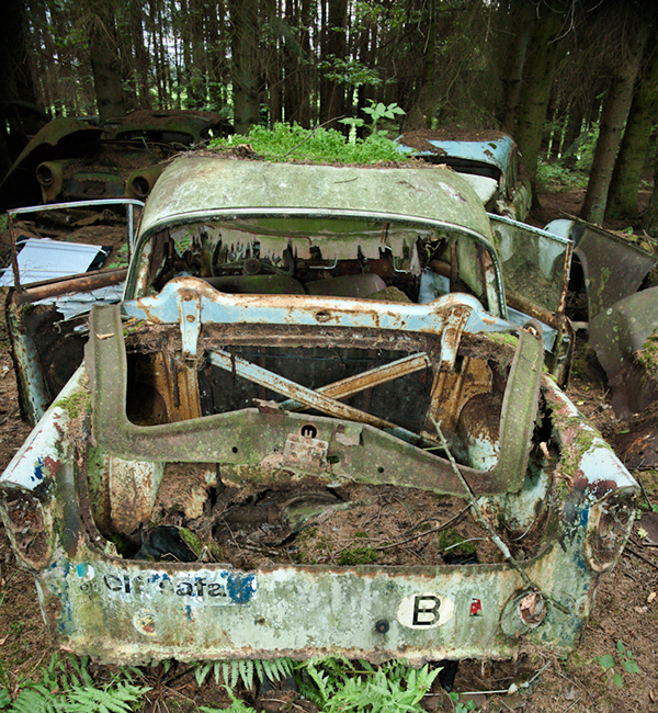 Urban urbex UE lost forgotten decay abandoned car graveyard foantje model Sony Alpha 900