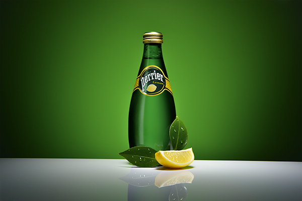photo product perrier water green lemon yellow Pack