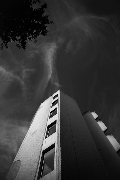 Tone Bringsdal  tone@live.dk  architecture cloud bw Urban  Paris  Mandal aalborg  symmetry SKY