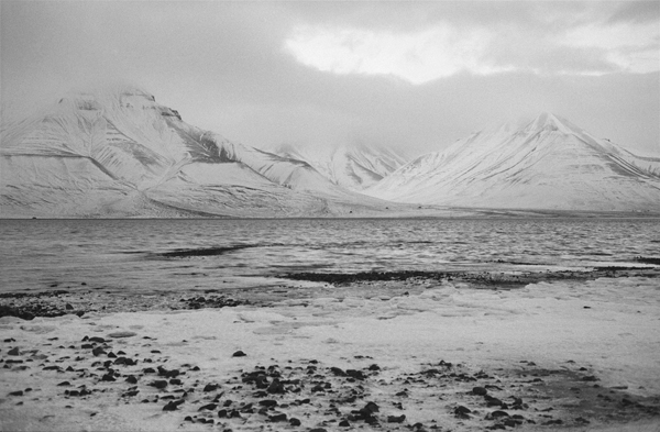 Duncan Caratacus Clark Caratacus Clark Clark landscapes photos prints Analogue Longyearbyen Svalbard norway Spitsbergen 78°45′N 16°00′E snow ice cold 2004