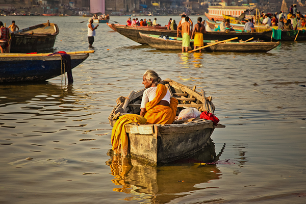 Travel varanasi India baba sadhu benares banaras ghat ganga river boat Cremation death dead Hindu