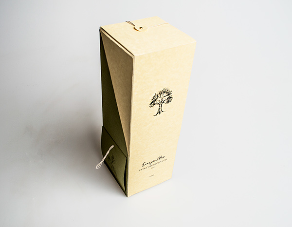 olive oil green yellow empeltre package Dynamic reveal photograph design box folding brand Tree  illustrations