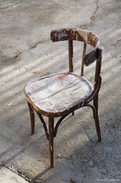 red chair renovate DIY